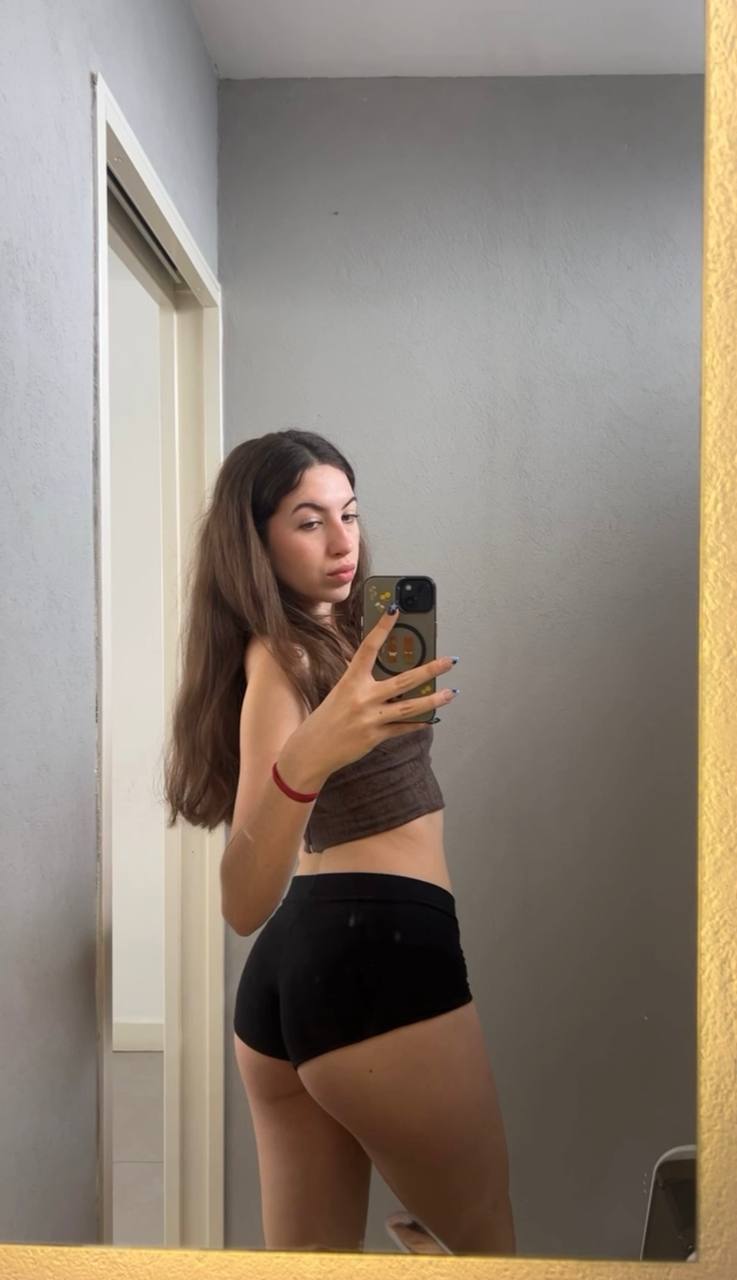 Amber in her underwear in Xuzhou