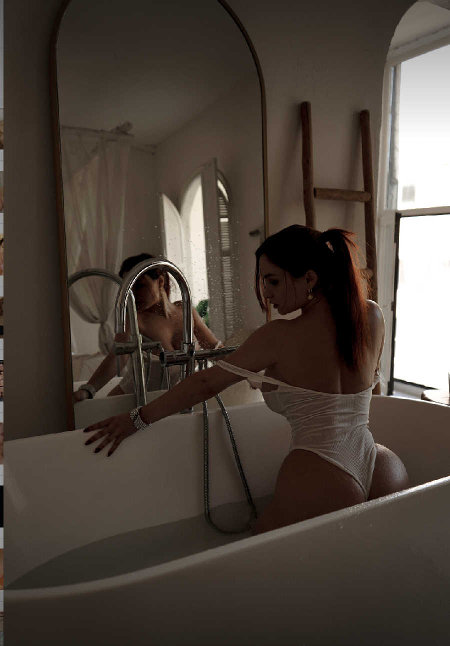 A playful frame from Miranda Faith nude — online in Xuzhou