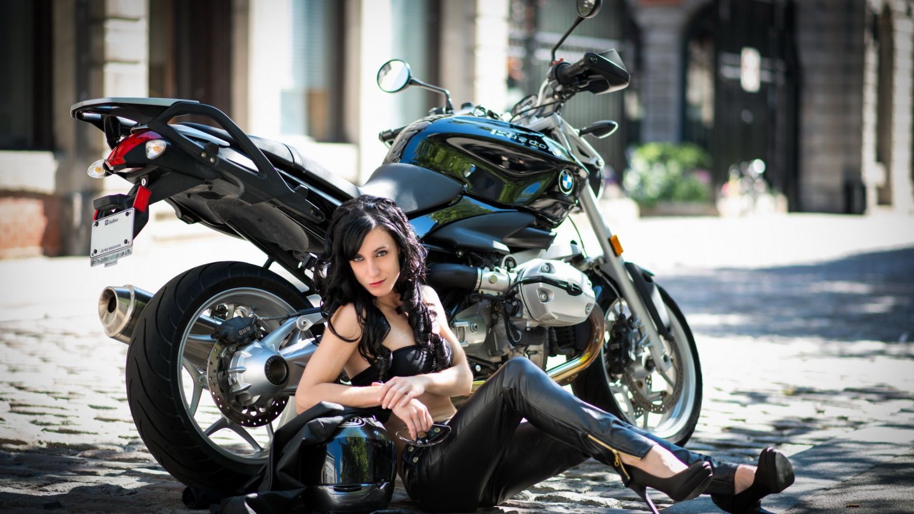 European women on bikes in Xuzhou