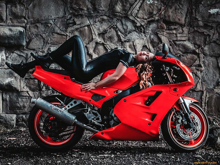 Beautiful girl Beautiful girls and motorcycles in Xuzhou