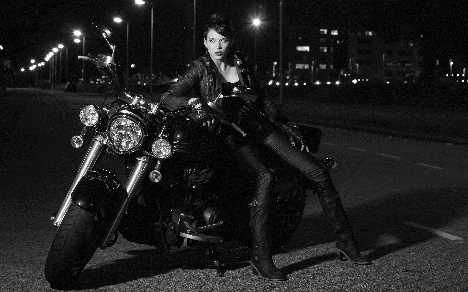 Photo Beautiful girls and motorcycles in Xuzhou