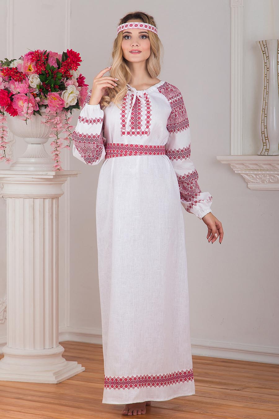 Women in Slavic costumes in Xuzhou