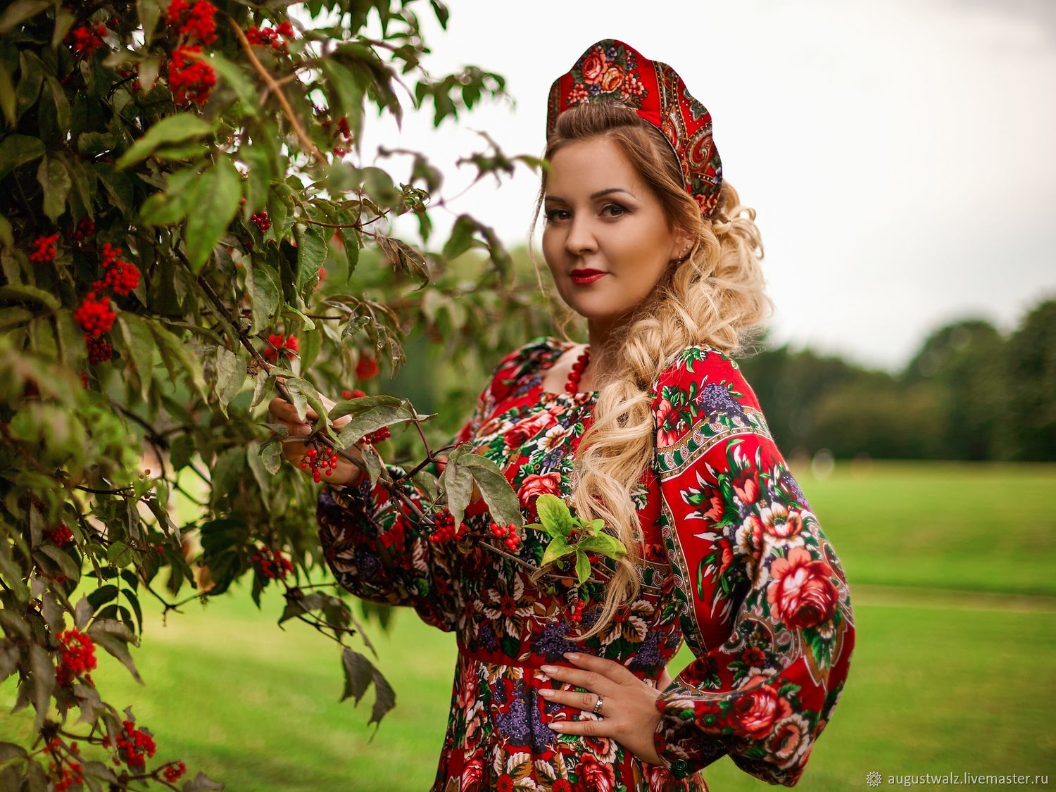 Women in Slavic costumes in Xuzhou