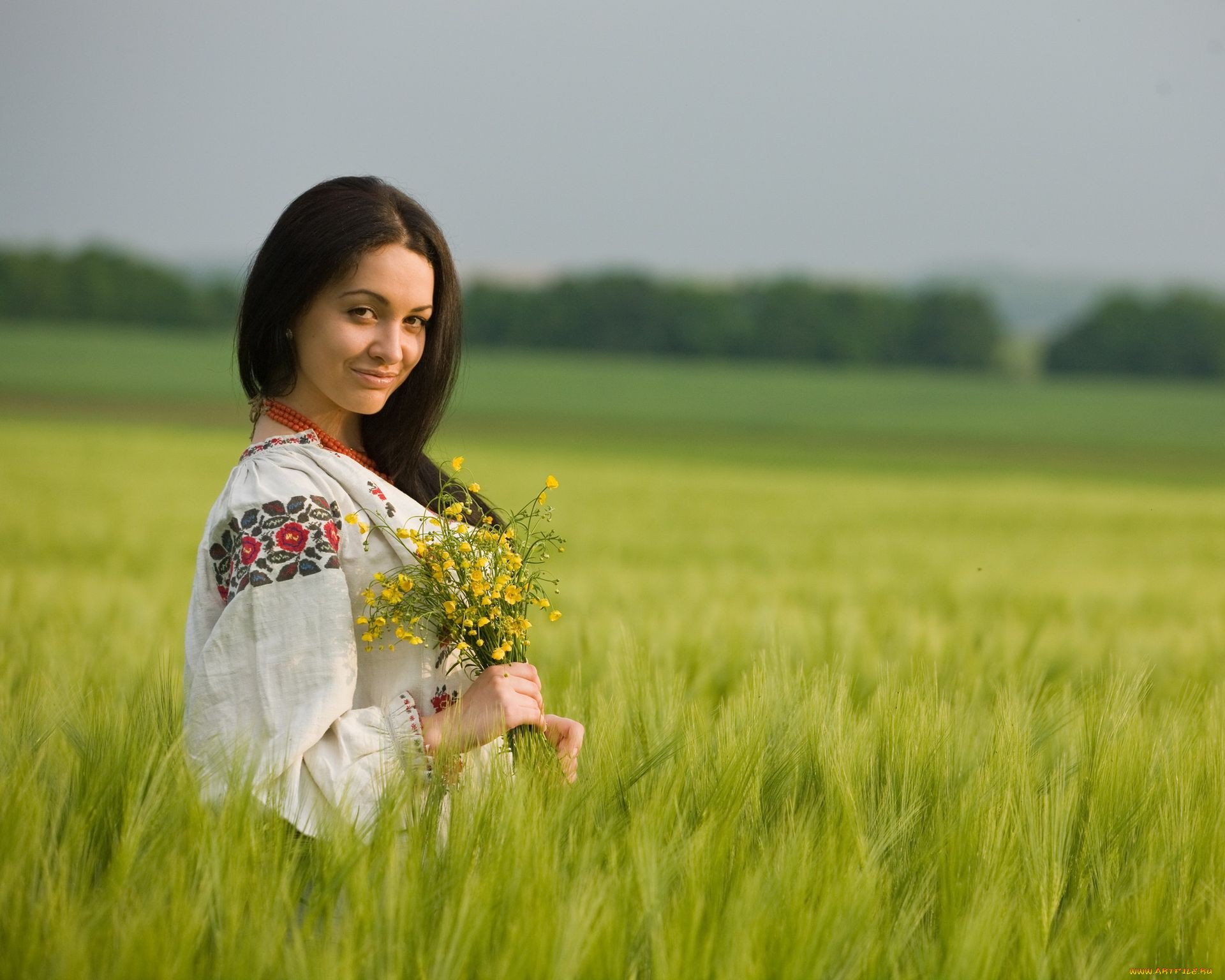 Women in Slavic costumes in Xuzhou