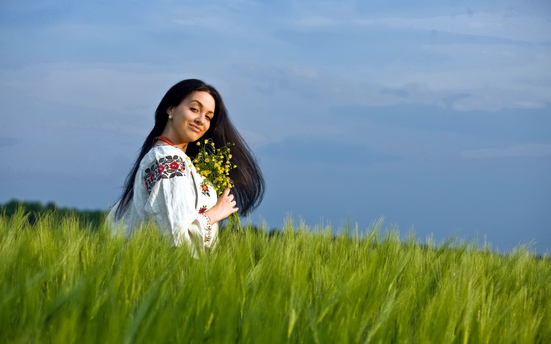 Girls in Slavic costumes in Xuzhou